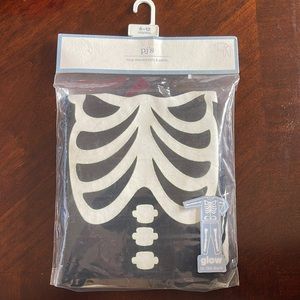 NEW BABY GAP PJS 6 - 12 MONTHS PAJAMAS HALLOWEEN GLOW IN THE DARK SKELETON BLACK